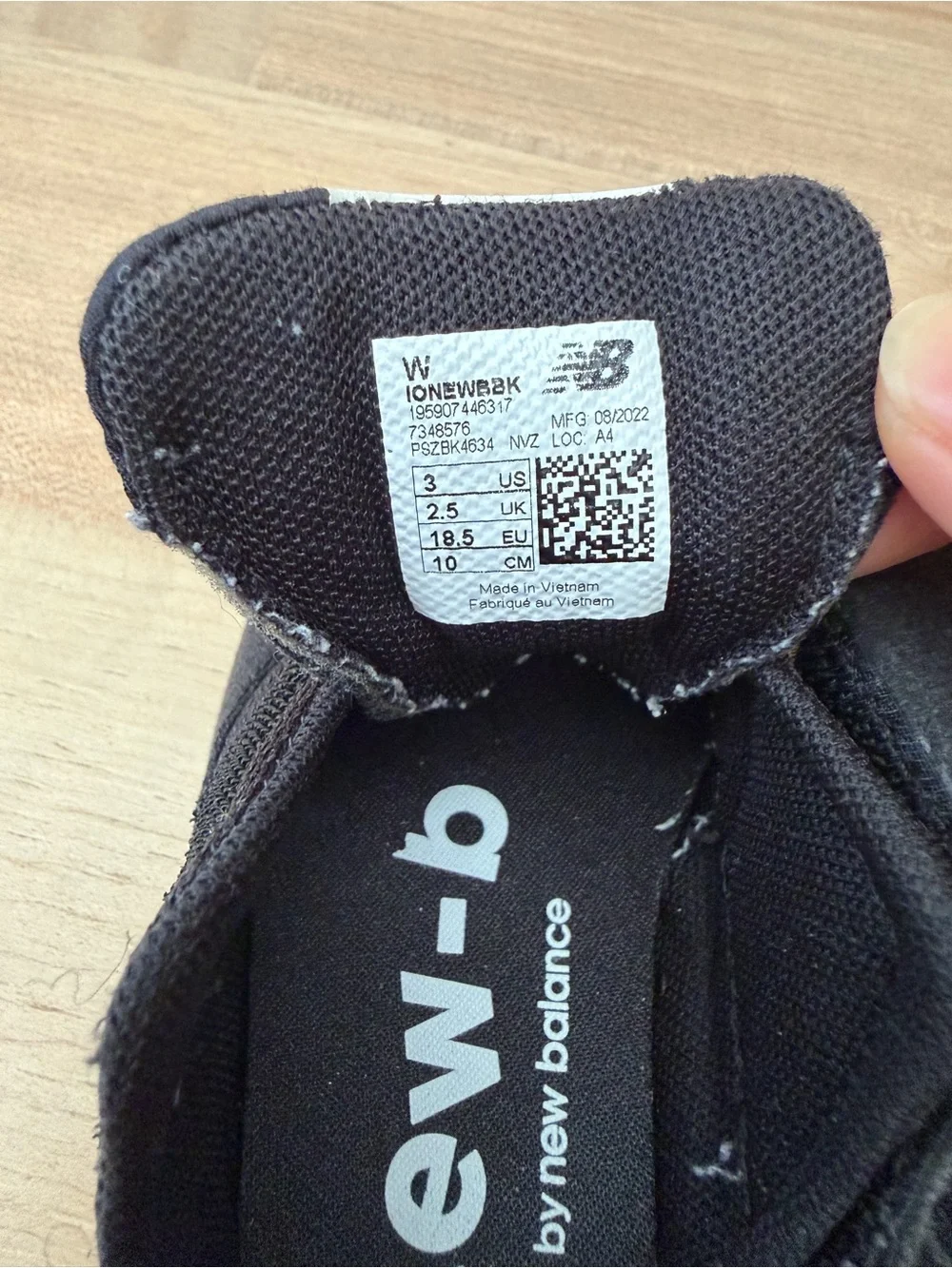 New Balance New-B first walker shoes size 3 black